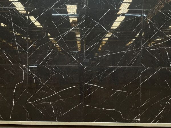 Porcelanico 74,5x74,5 Pulido Marquina - Imagen 2
