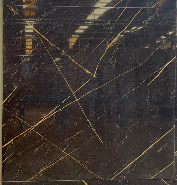 Porcelanico 74,5x74,5 Pulido Marquina Vetas Doradas - Imagen 3